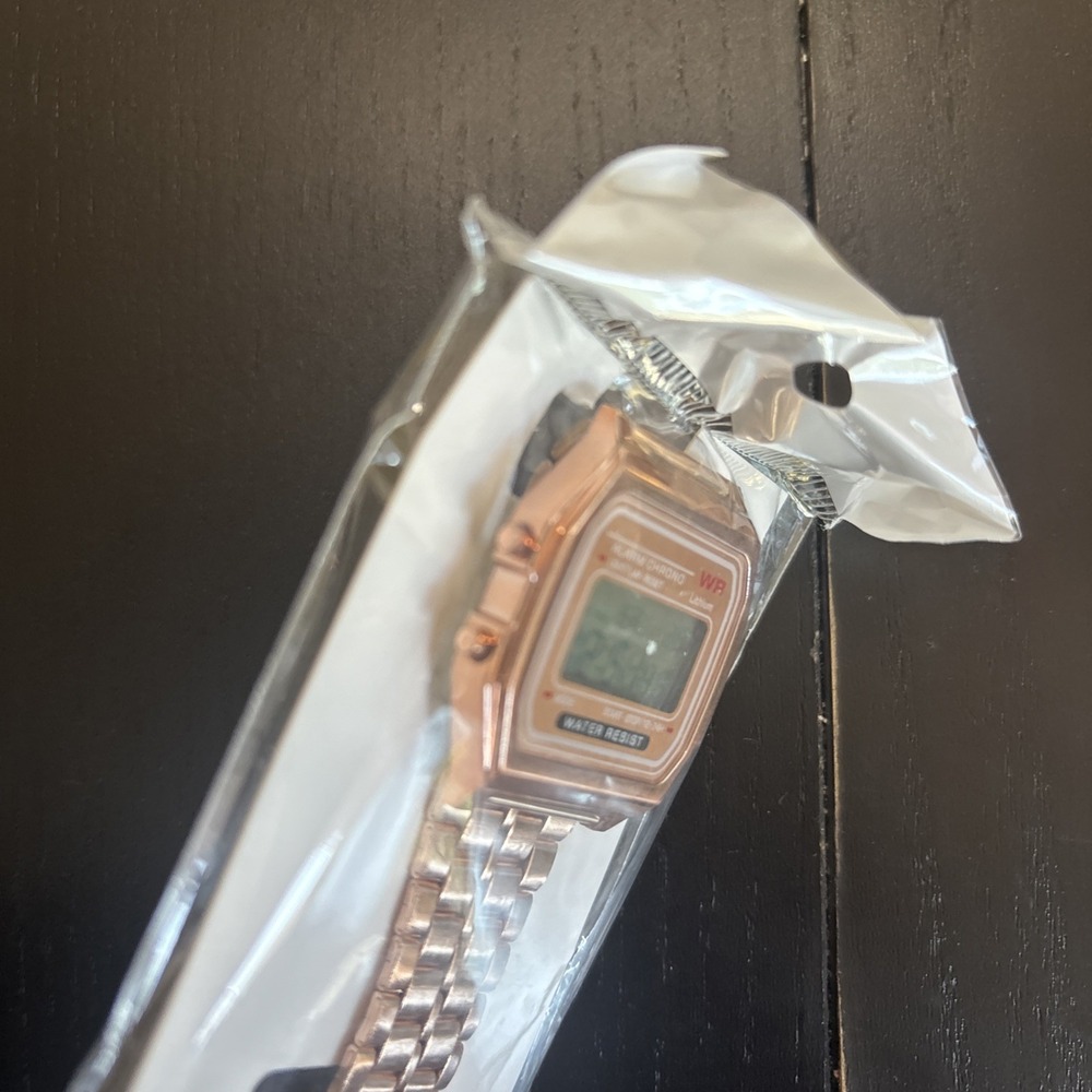 Y2K Vintage Rose Gold Digital Watch Adjustable Stainless Steel Unisex - Picture 4 of 5